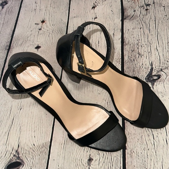 Aldo Peep Toed Ankle Strapped Block Heels - Picture 2 of 14